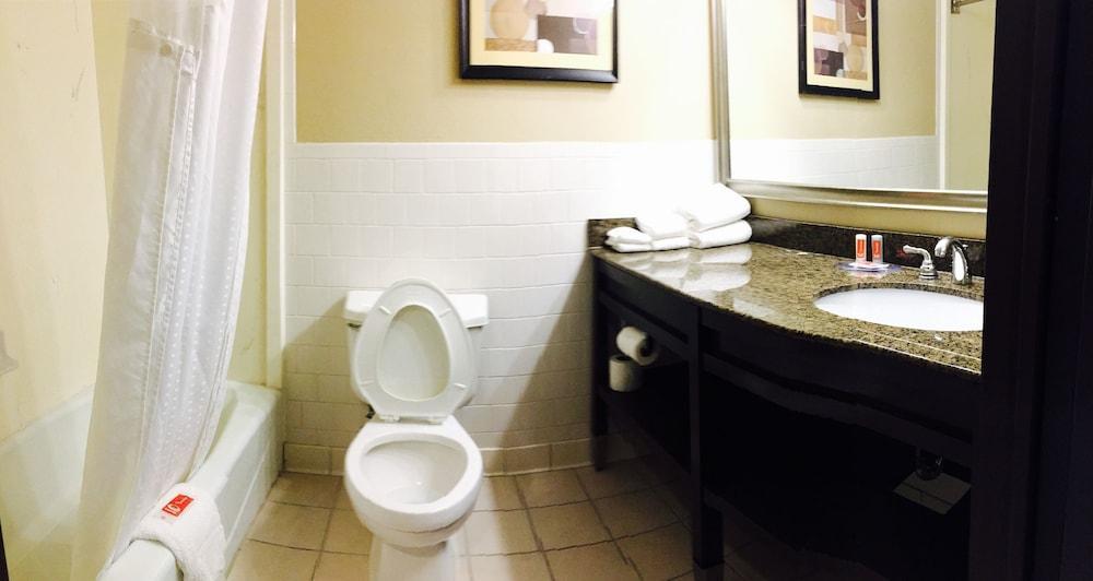Rodeway Inn Sandston Kültér fotó