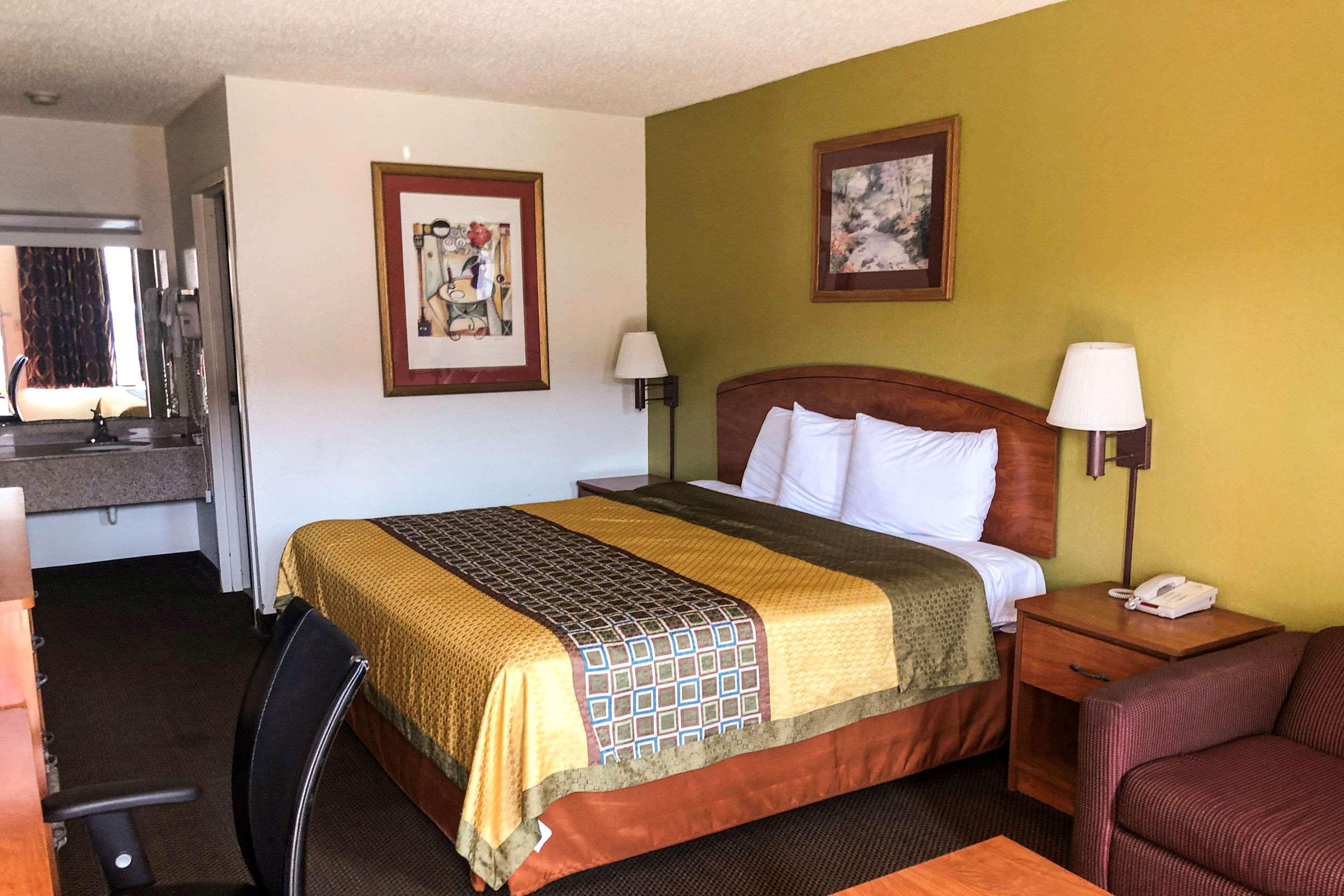 Rodeway Inn Sandston Kültér fotó