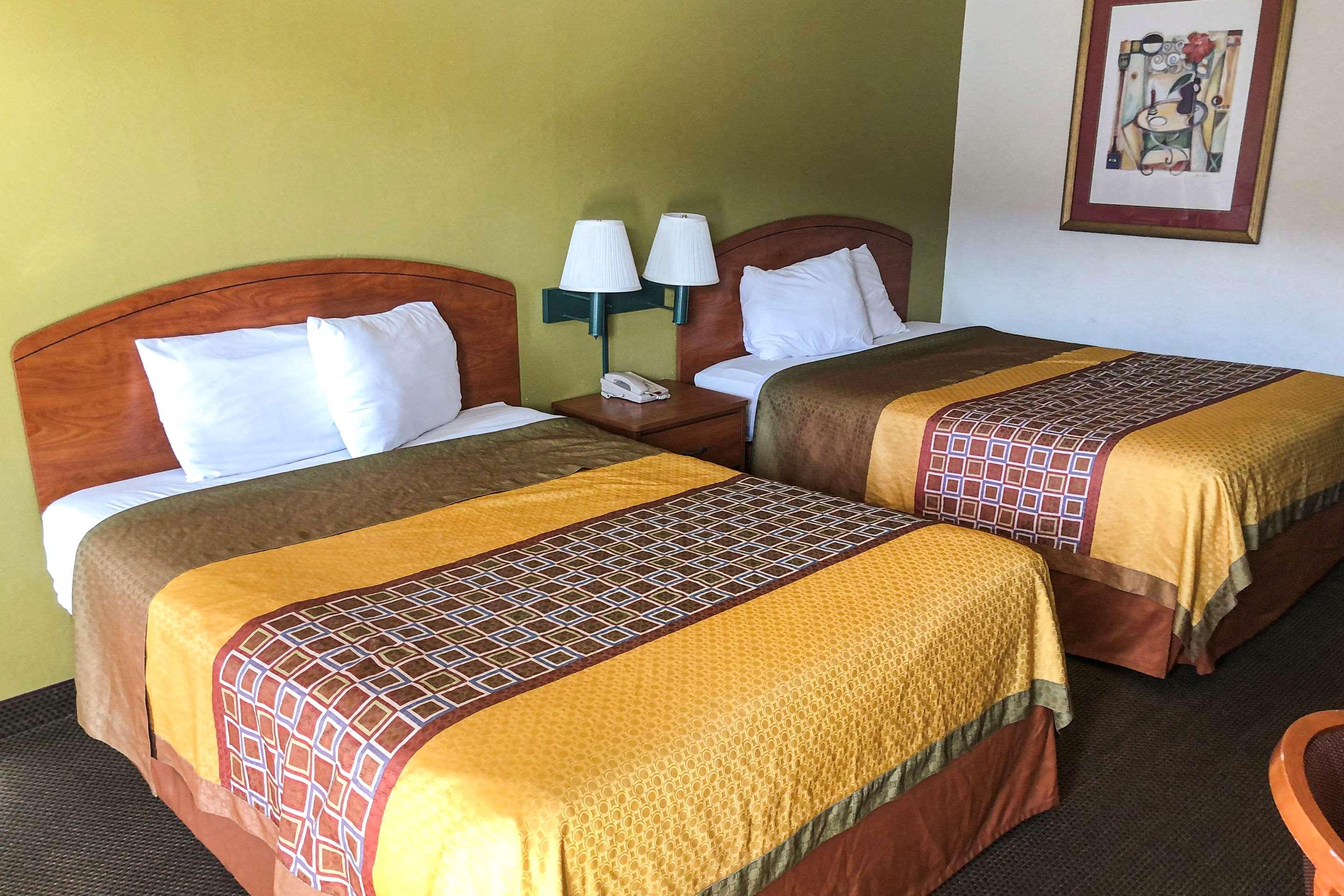 Rodeway Inn Sandston Kültér fotó