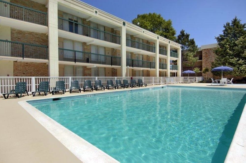 Rodeway Inn Sandston Kültér fotó