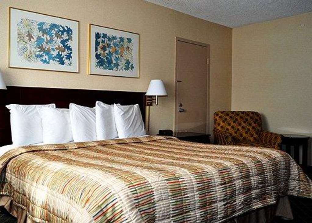 Rodeway Inn Sandston Szoba fotó
