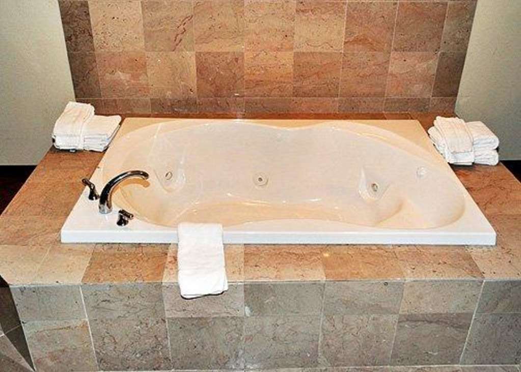 Rodeway Inn Sandston Szoba fotó