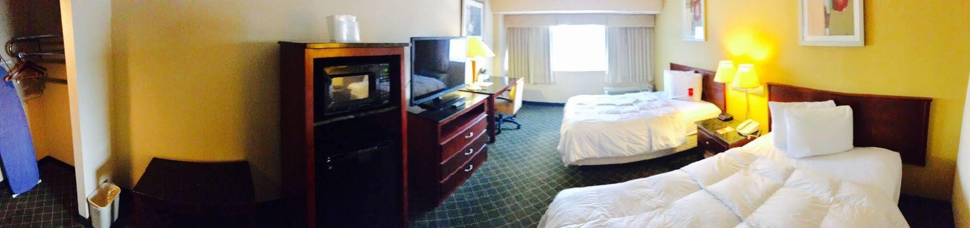 Rodeway Inn Sandston Kültér fotó