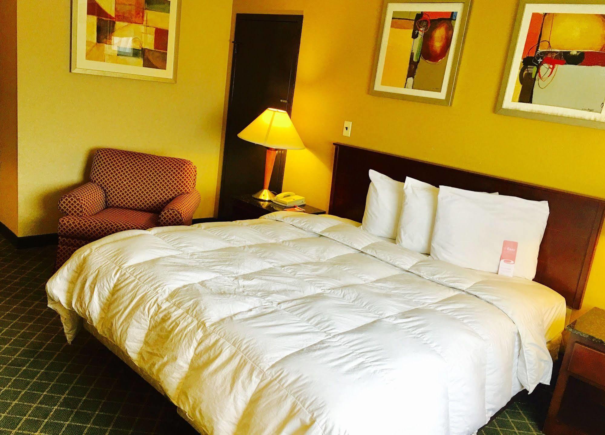 Rodeway Inn Sandston Kültér fotó