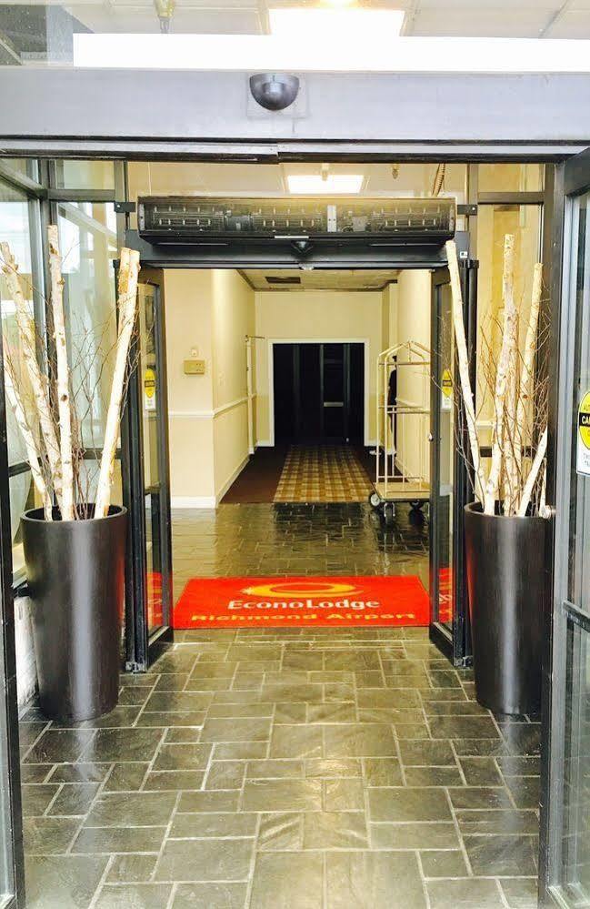 Rodeway Inn Sandston Kültér fotó